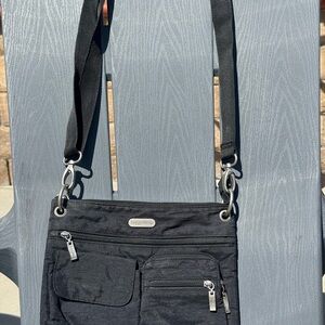 Baggallini Black Messenger Bag with Adjustable Strap and Durable Design